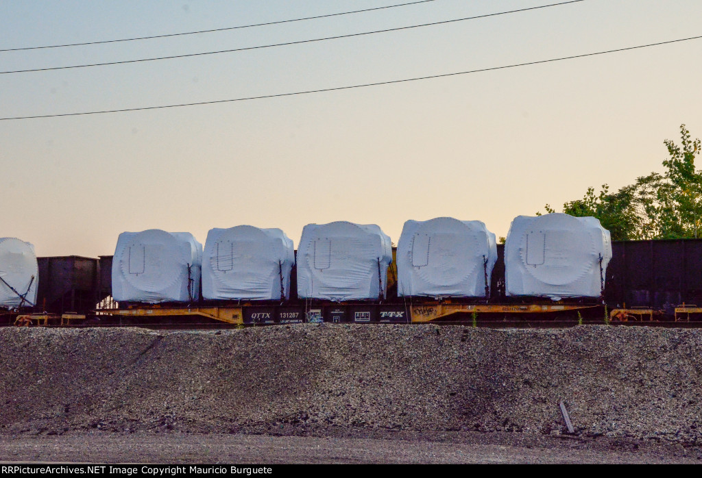 QTTX Flat car with load